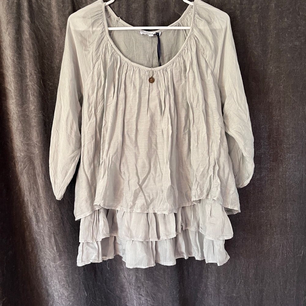 Tempo Paris| Beautiful & Boho| Light Grey Top| Size M|